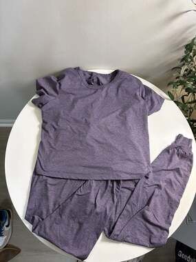 Freely Women's 2-Piece Lounge Set Heather Purple Split Back Tee and Cuffed Jogge